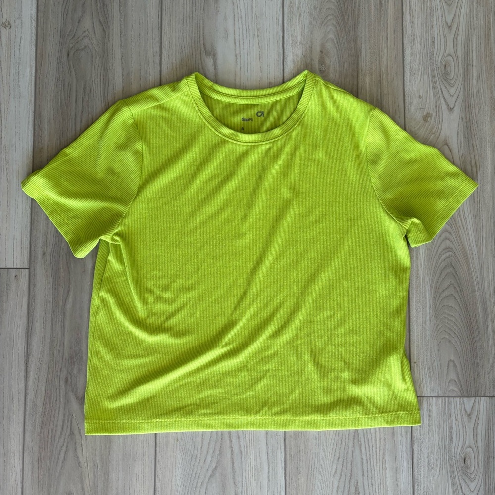 GapFit Size Small Green Slightly Crop Textured (Ribbed) Shirt